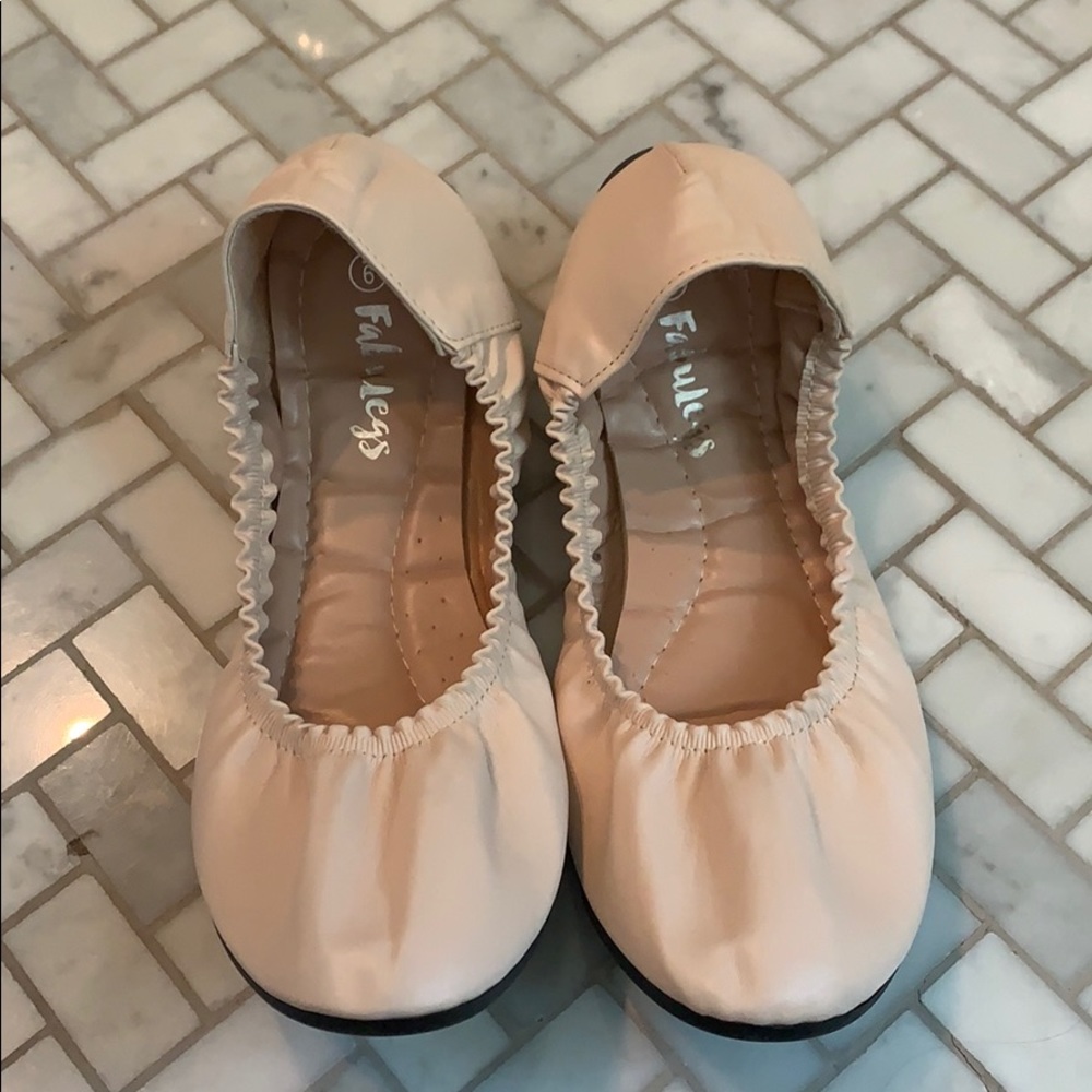 Neutral nude ballet flats NWOT Size 9
